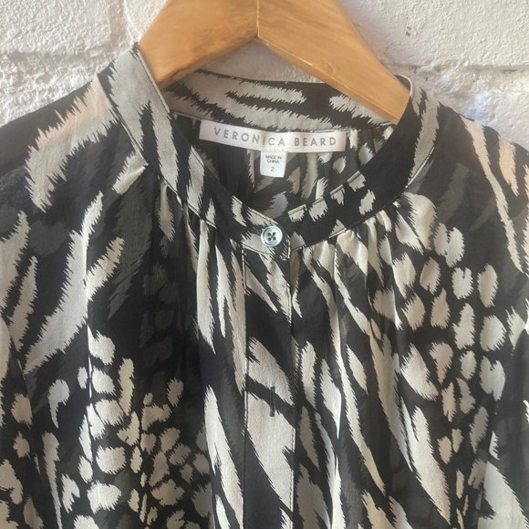 VERONICA BEARD PUFF SLEEVE ANIMAL PRINT TOP ~ SIZE 2 ~100%SILK PRINT - Picture 3 of 9